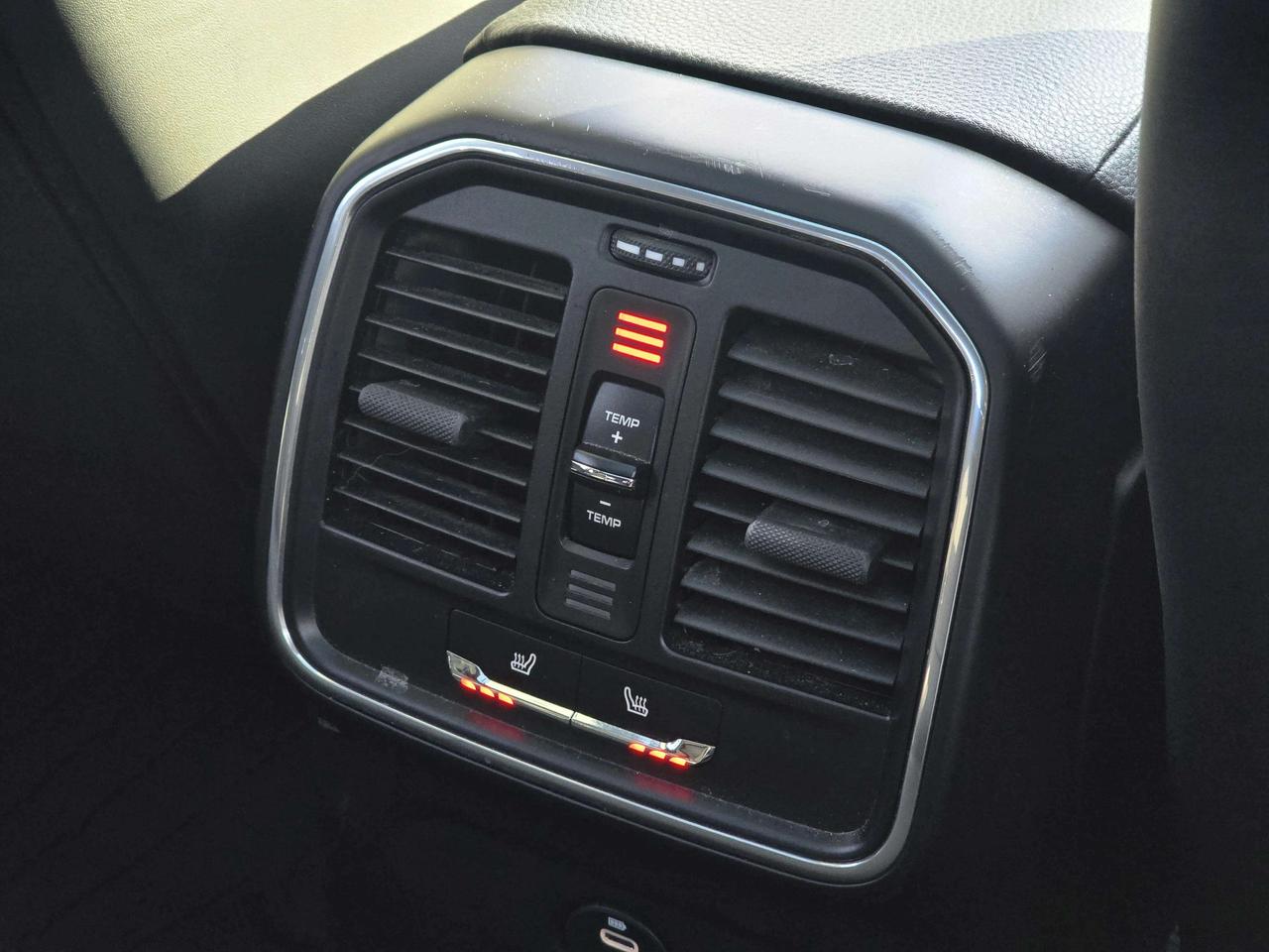 2020 Porsche Macan S w/Premium Plus Pkg Photo