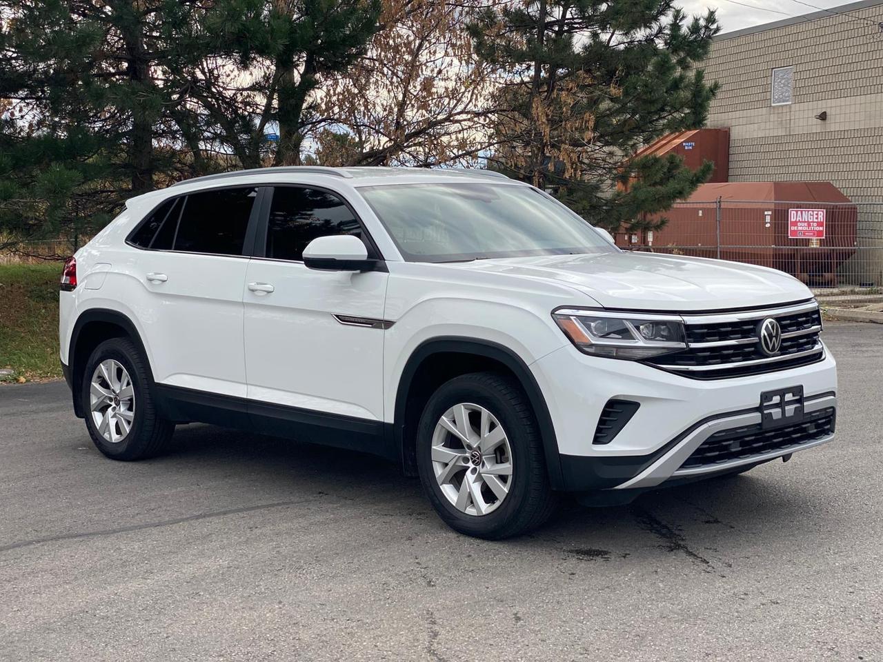 2022 Volkswagen Atlas Cross Sport  Photo2