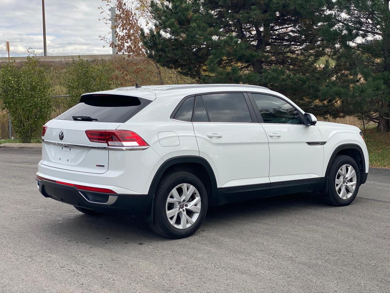 2022 Volkswagen Atlas Cross Sport  Photo