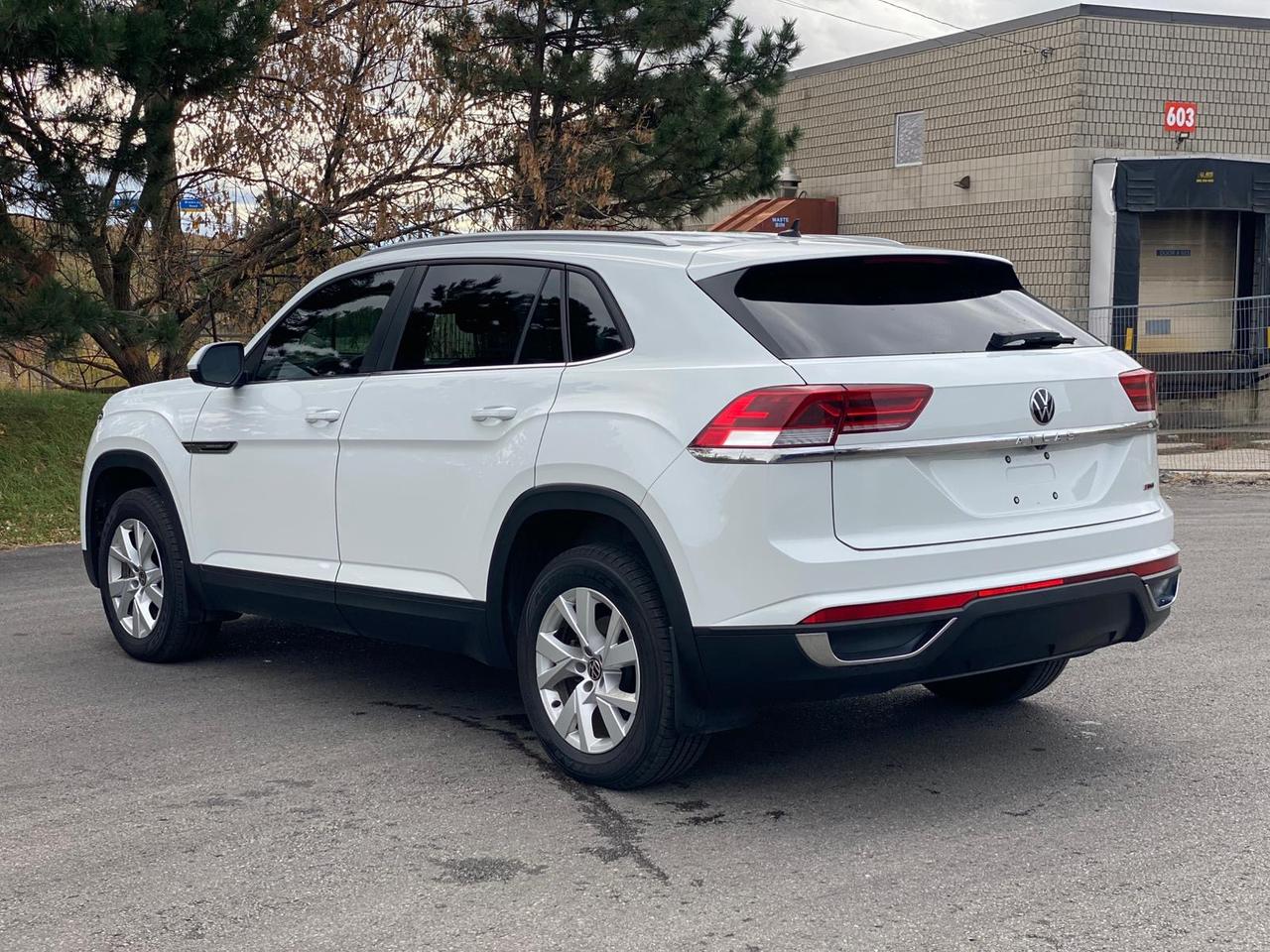 2022 Volkswagen Atlas Cross Sport  Photo
