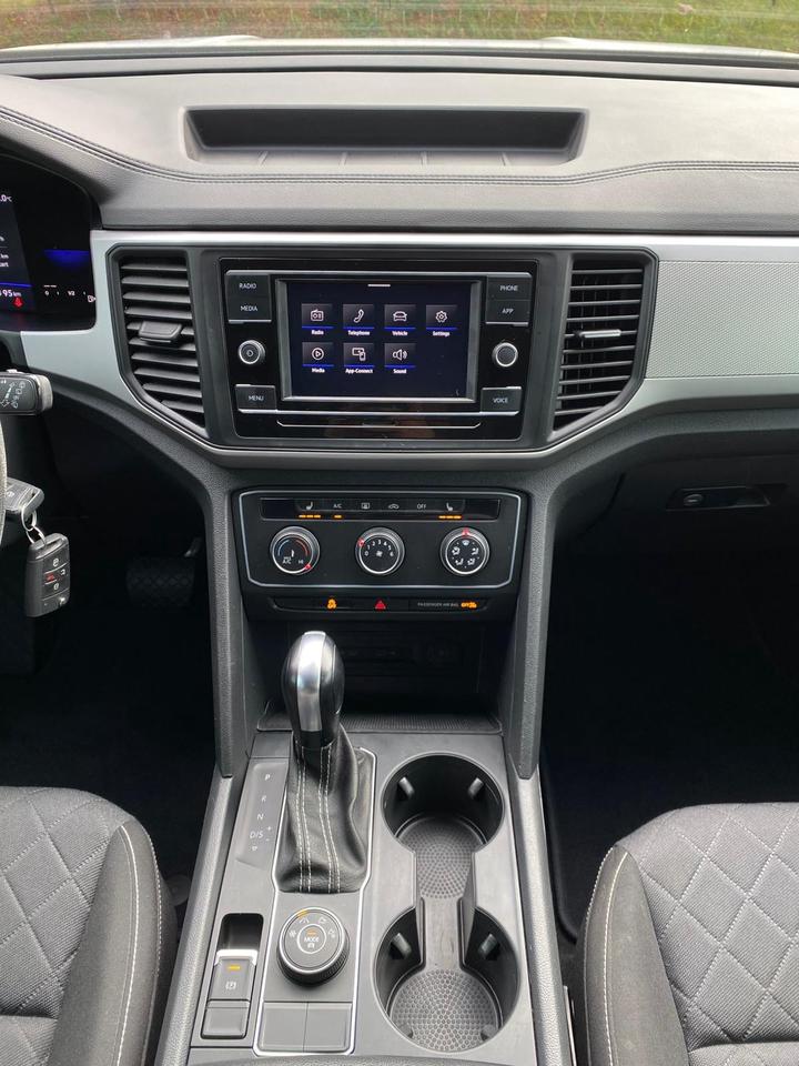 2022 Volkswagen Atlas Cross Sport  Photo