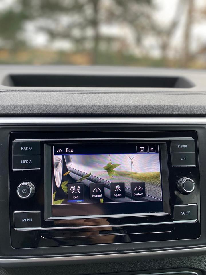 2022 Volkswagen Atlas Cross Sport  Photo