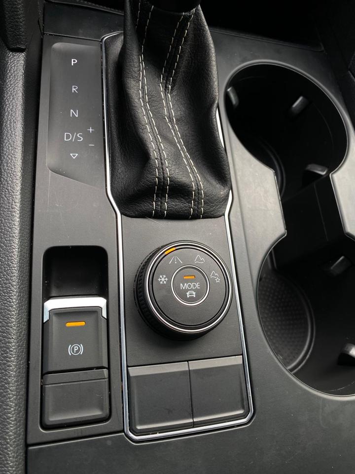 2022 Volkswagen Atlas Cross Sport  Photo