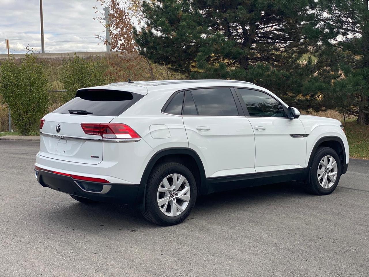 2022 Volkswagen Atlas Cross Sport  Photo3