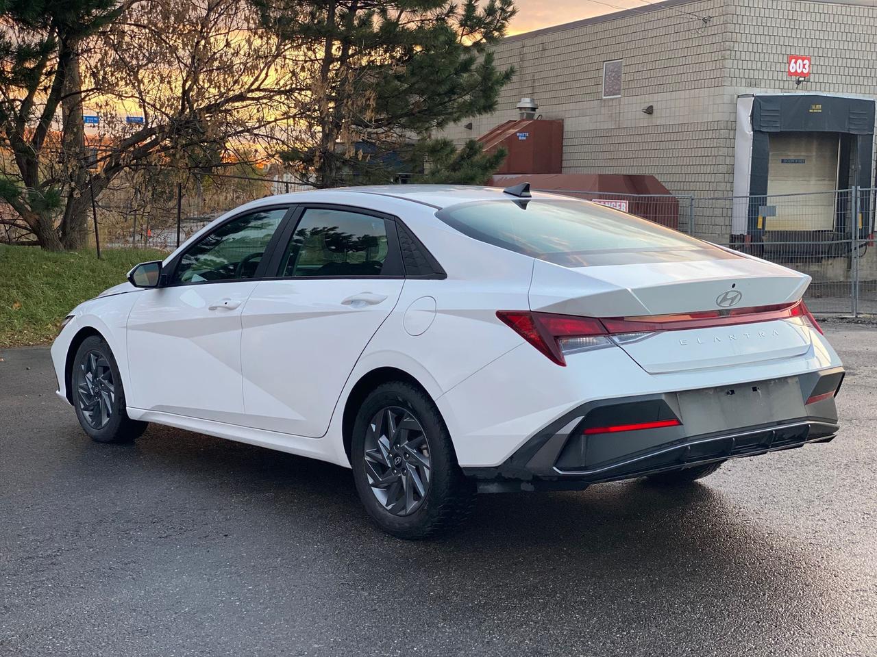 2024 Hyundai Elantra Preferred Photo