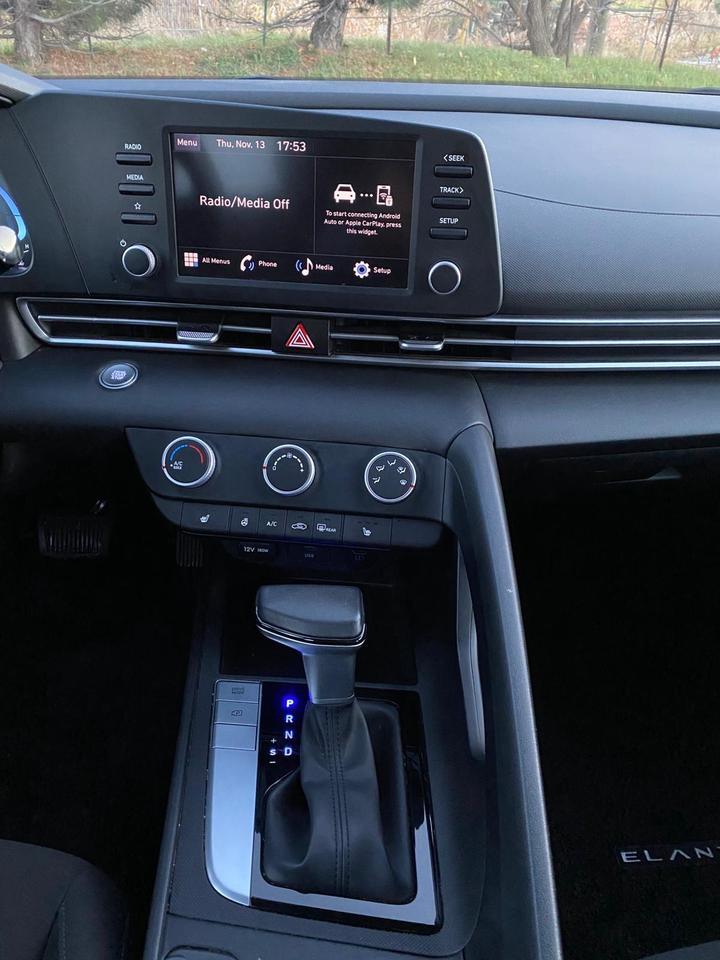 2024 Hyundai Elantra Preferred Photo