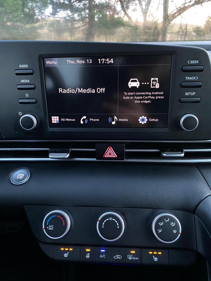 2024 Hyundai Elantra Preferred Photo