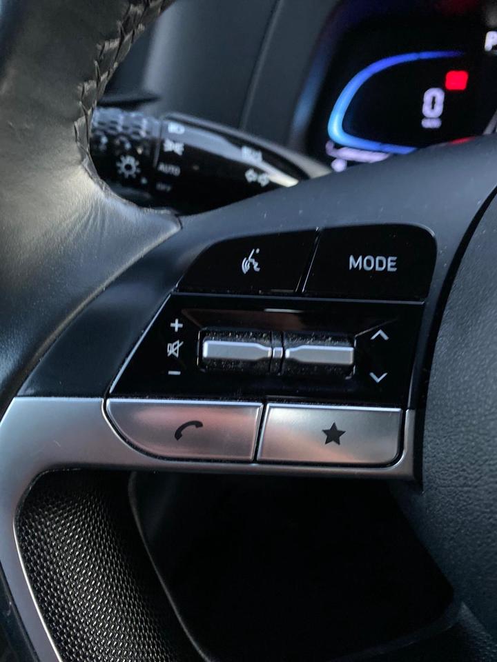 2024 Hyundai Elantra Preferred Photo