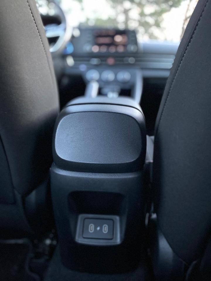 2024 Hyundai Elantra Preferred Photo