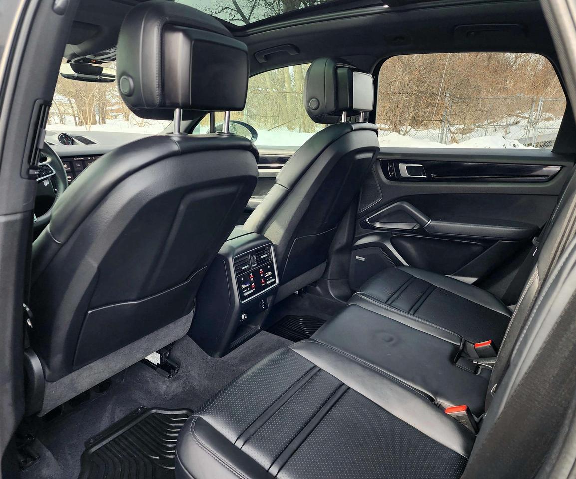 2021 Porsche Cayenne w/Premium Plus Pkg | No Accidents! Photo