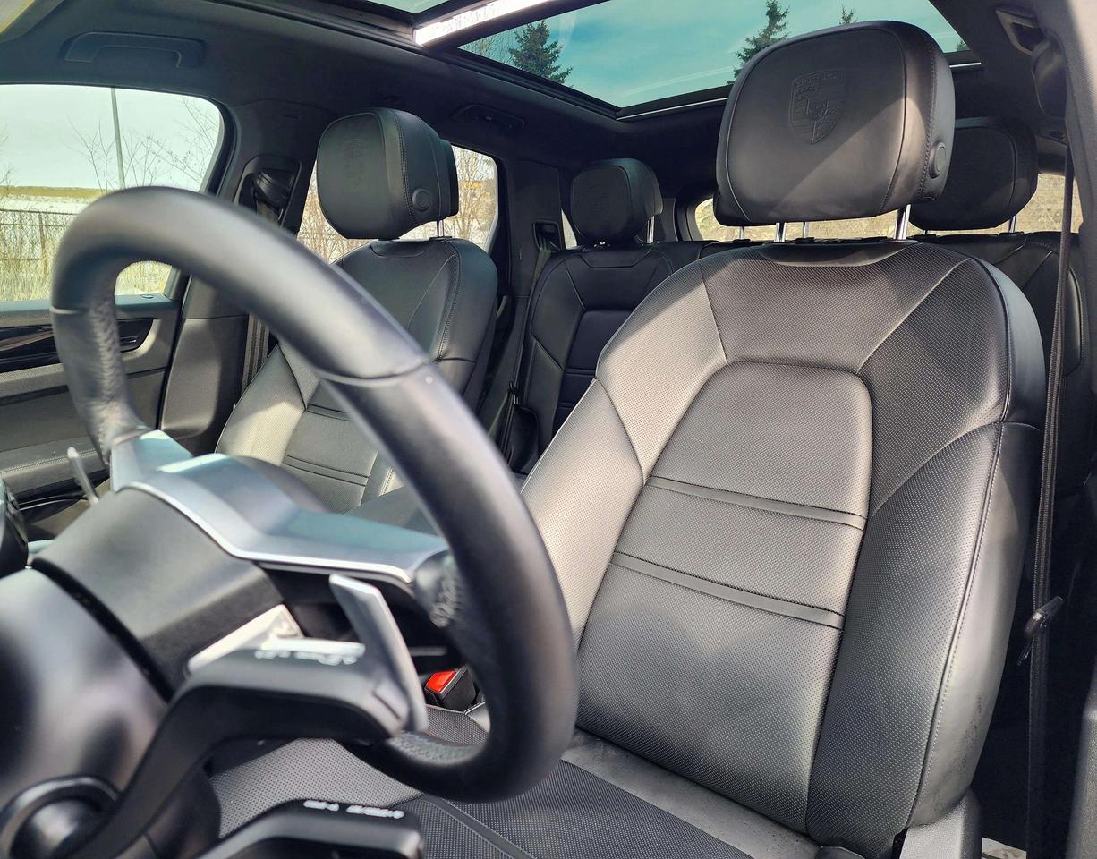 2021 Porsche Cayenne w/Premium Plus Pkg | No Accidents! Photo