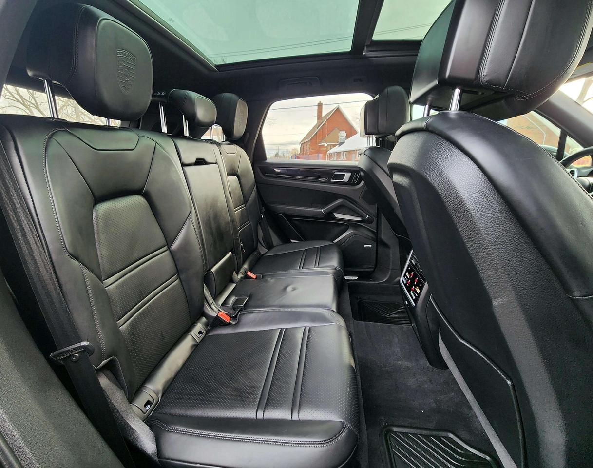 2021 Porsche Cayenne w/Premium Plus Pkg | No Accidents! Photo