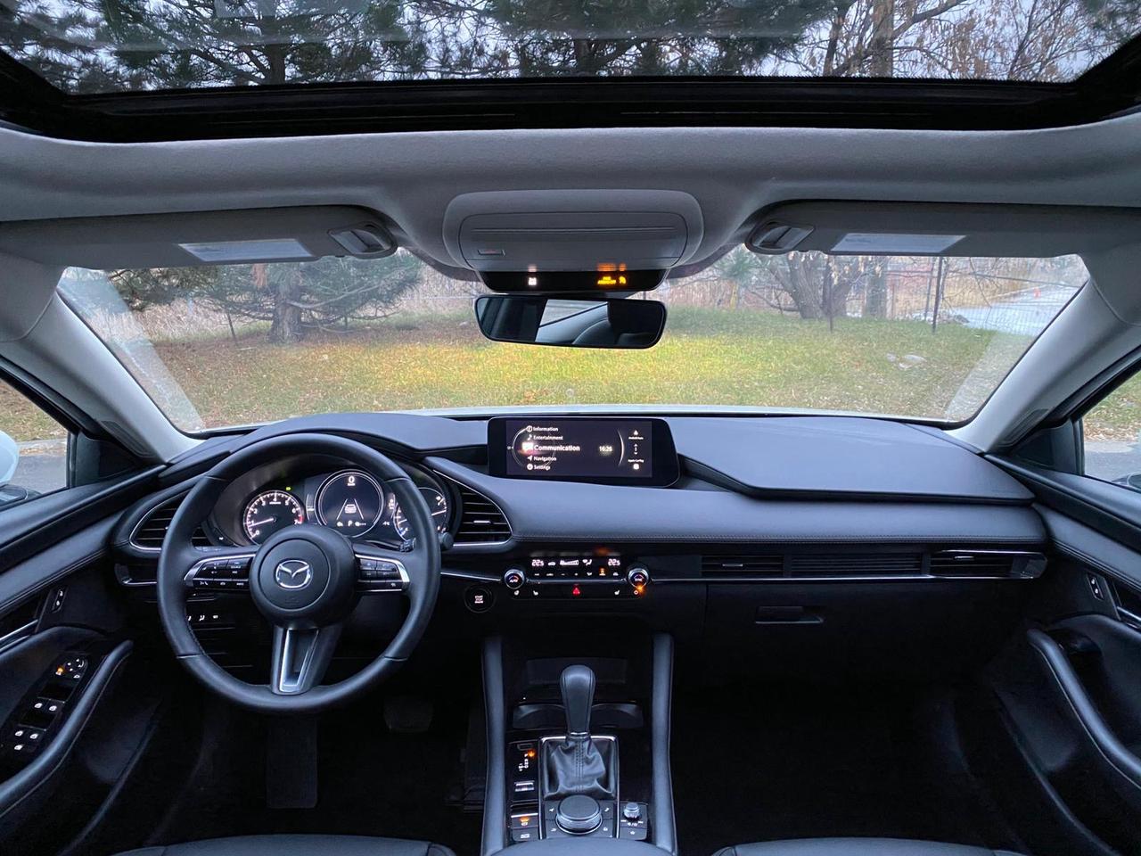 2025 Mazda MAZDA3 2.5 S Preferred Photo