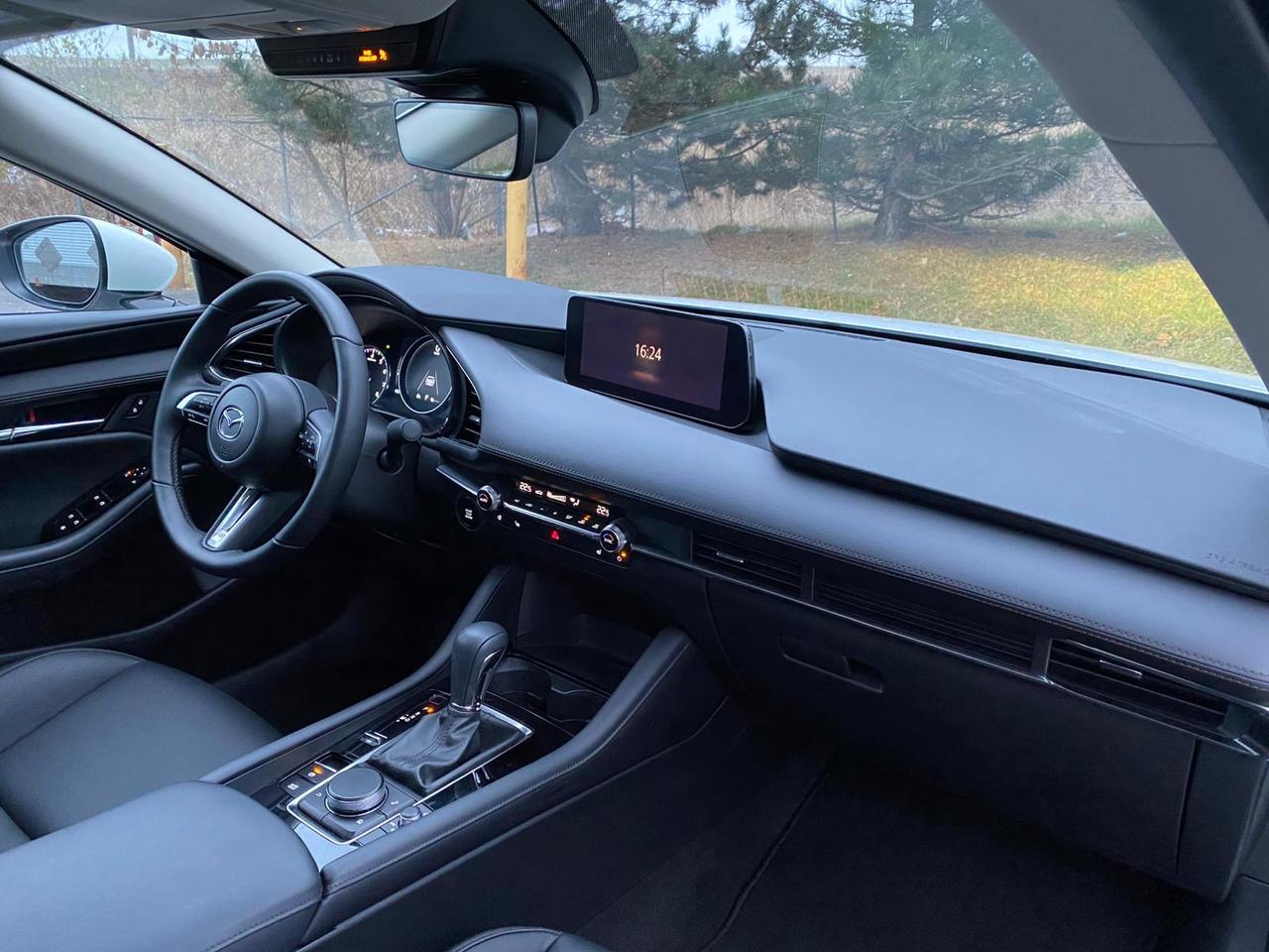 2025 Mazda MAZDA3 2.5 S Preferred Photo