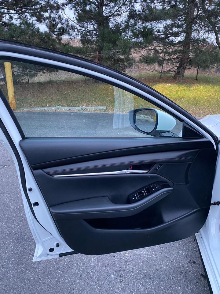 2025 Mazda MAZDA3 2.5 S Preferred Photo