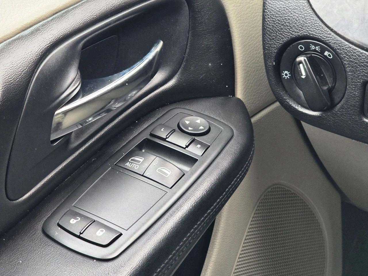 2012 Dodge Grand Caravan SE | No Accidents! Photo