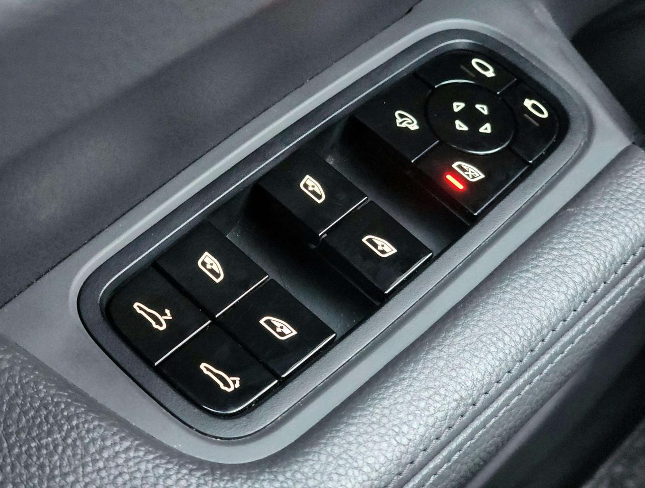 2020 Porsche Cayenne w/ Premium Pkg | No Accidents! Photo