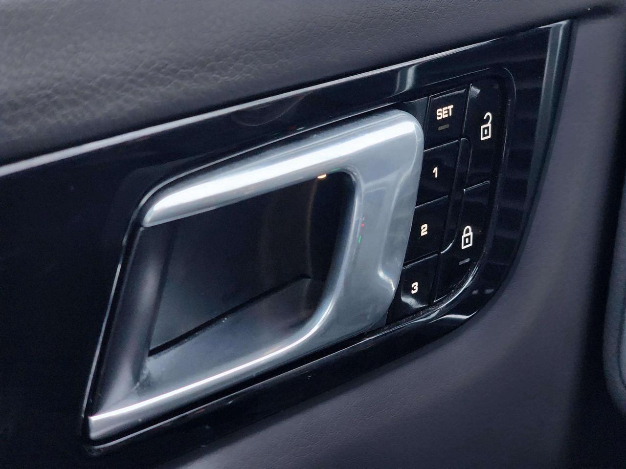 2020 Porsche Cayenne w/ Premium Pkg | No Accidents! Photo