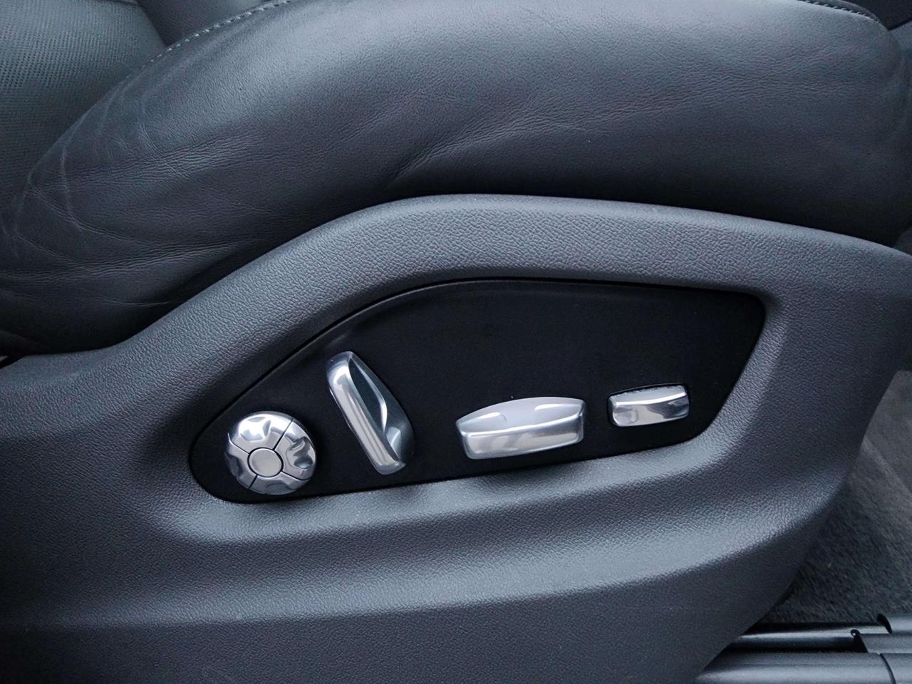 2020 Porsche Cayenne w/ Premium Pkg | No Accidents! Photo