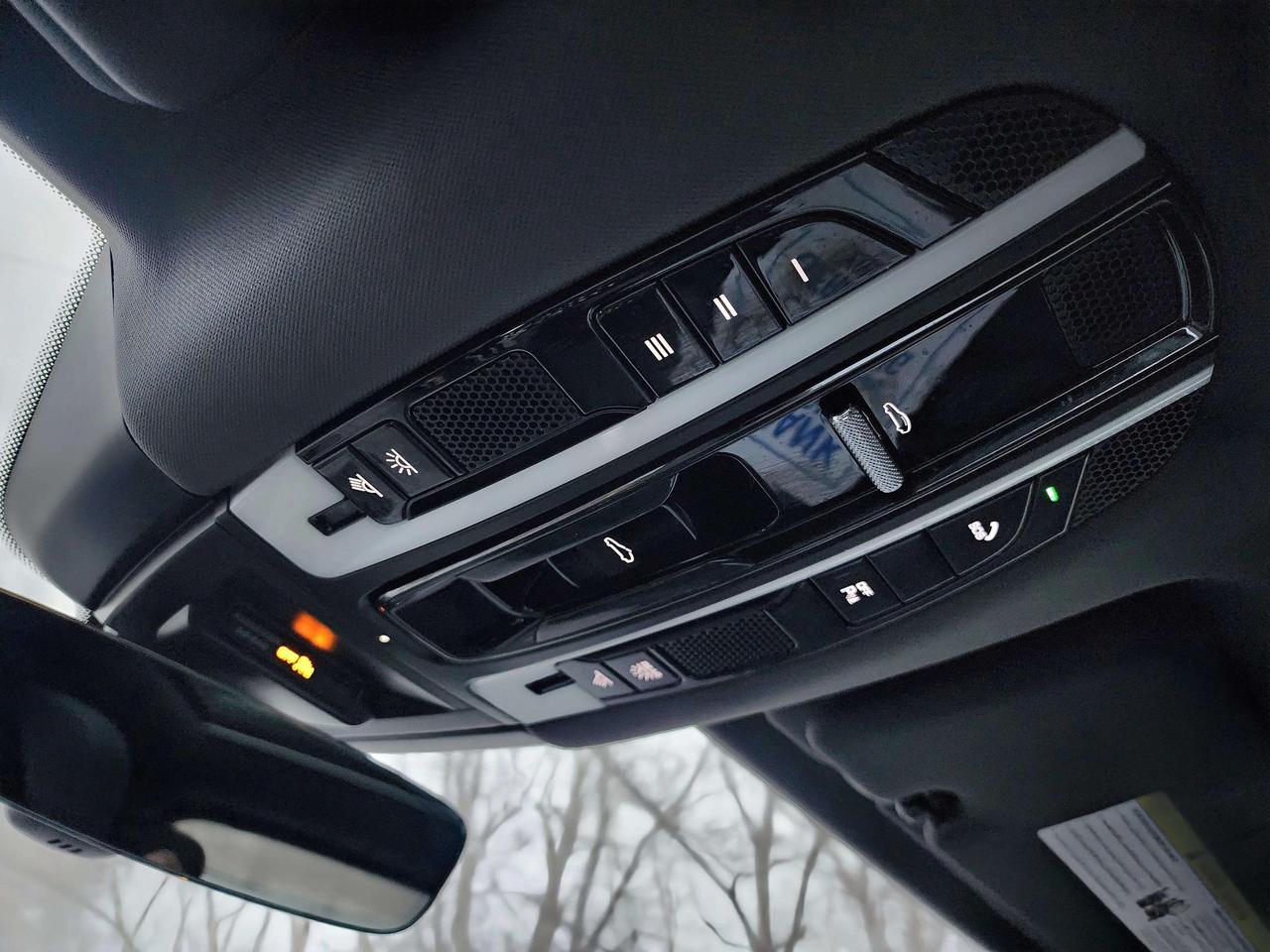 2020 Porsche Cayenne w/ Premium Pkg | No Accidents! Photo