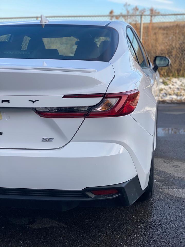 2025 Toyota Camry Hybrid SE | LEATHER Photo