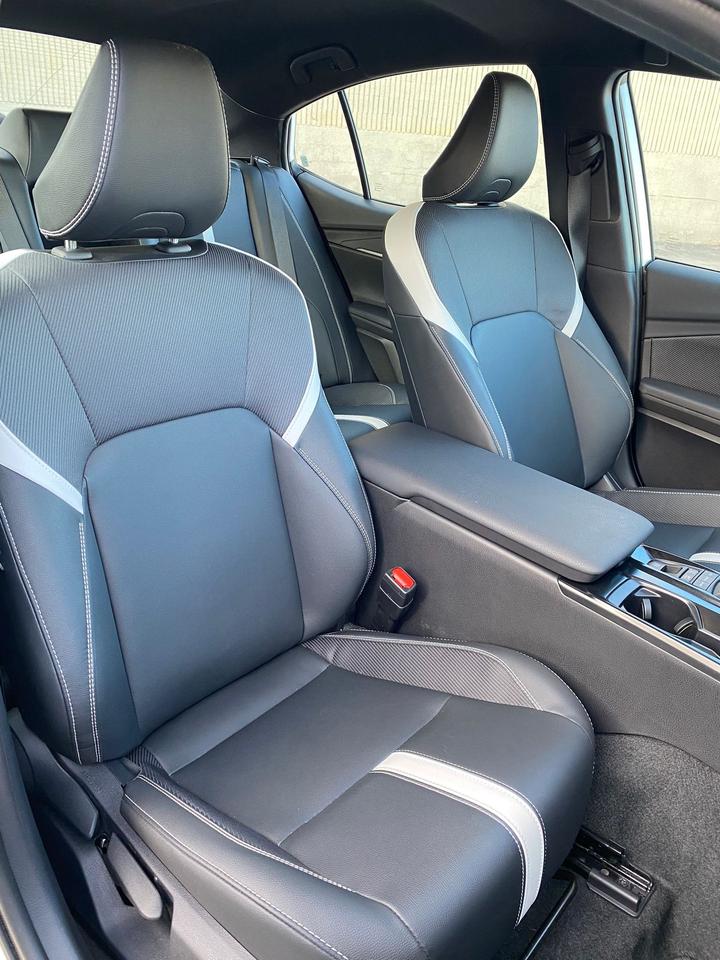 2025 Toyota Camry Hybrid SE | LEATHER Photo