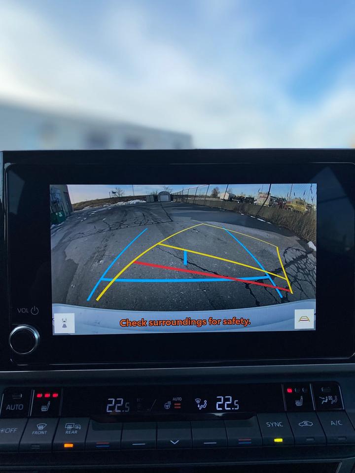 2025 Toyota Camry Hybrid SE | LEATHER Photo