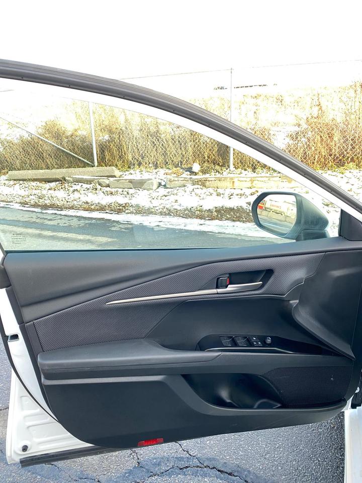 2025 Toyota Camry Hybrid SE | LEATHER Photo