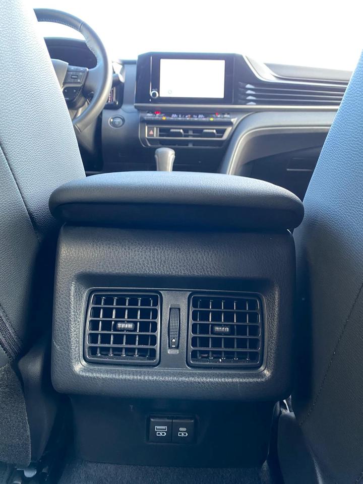 2025 Toyota Camry Hybrid SE | LEATHER Photo