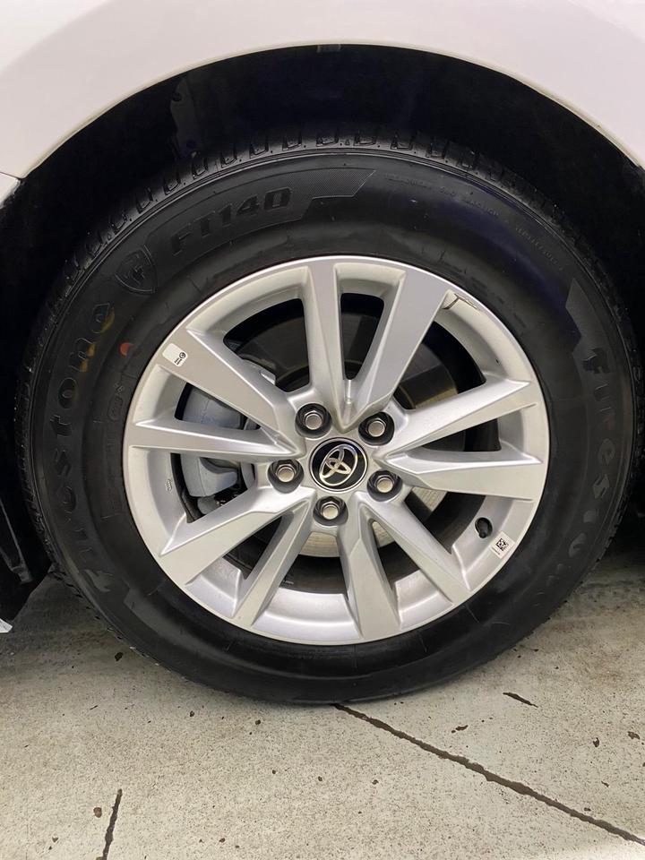 2025 Toyota Camry Hybrid SE | LEATHER Photo