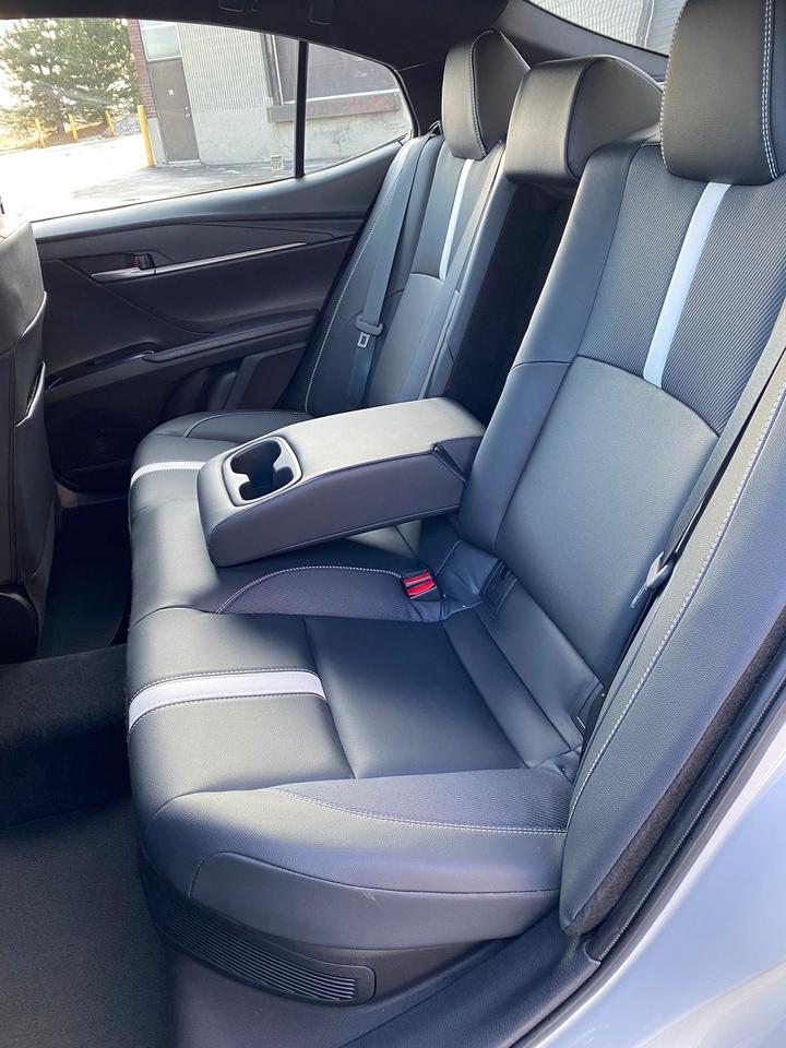 2025 Toyota Camry Hybrid SE | LEATHER Photo