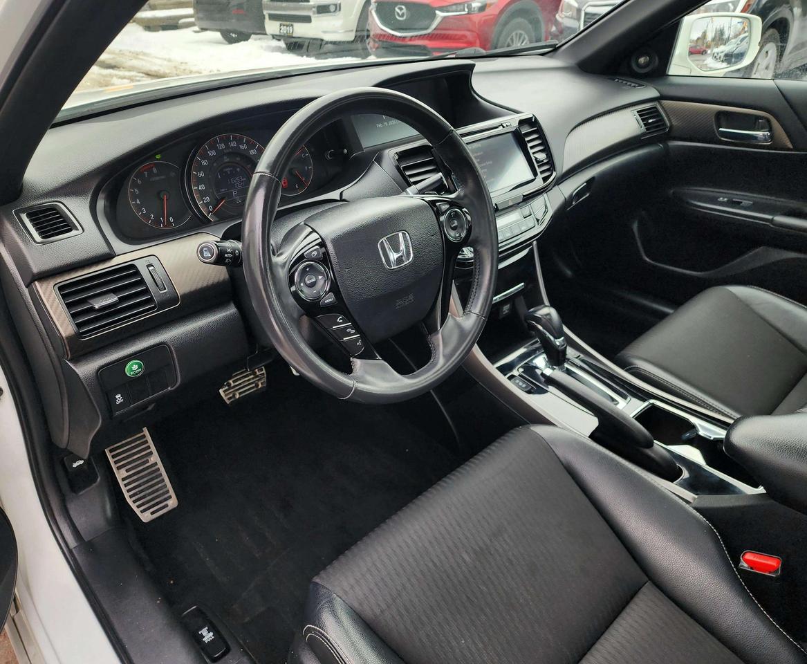 2017 Honda Accord Sport Photo