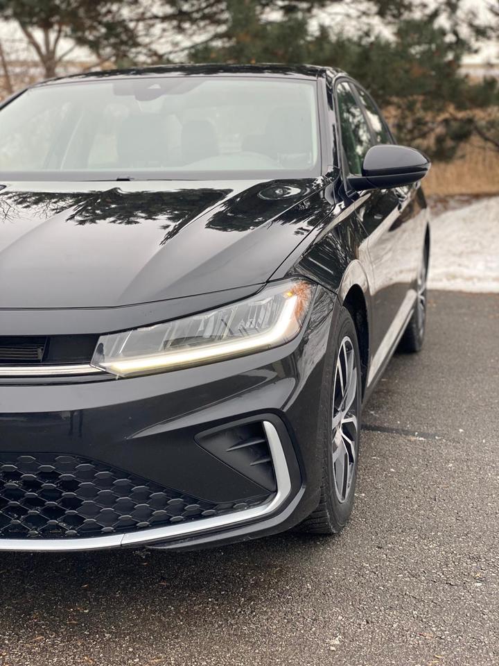 2025 Volkswagen Jetta SE LEATHER Photo