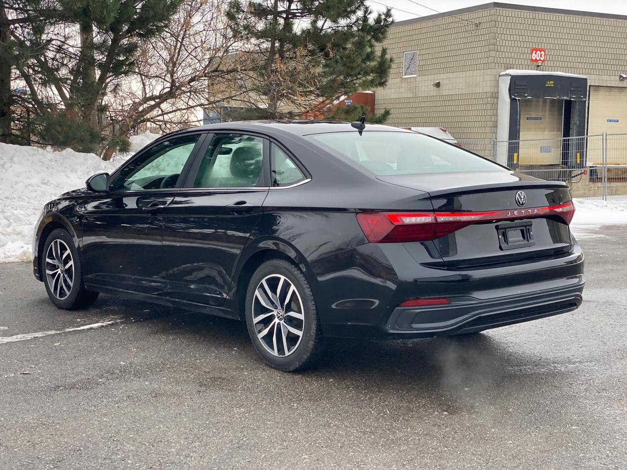 2025 Volkswagen Jetta SE LEATHER Photo