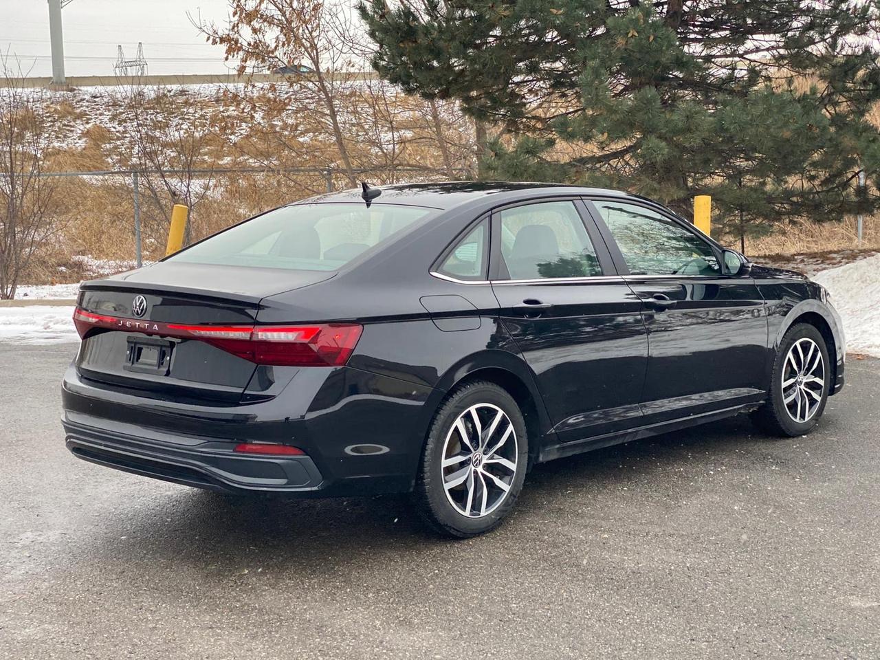 2025 Volkswagen Jetta SE LEATHER Photo