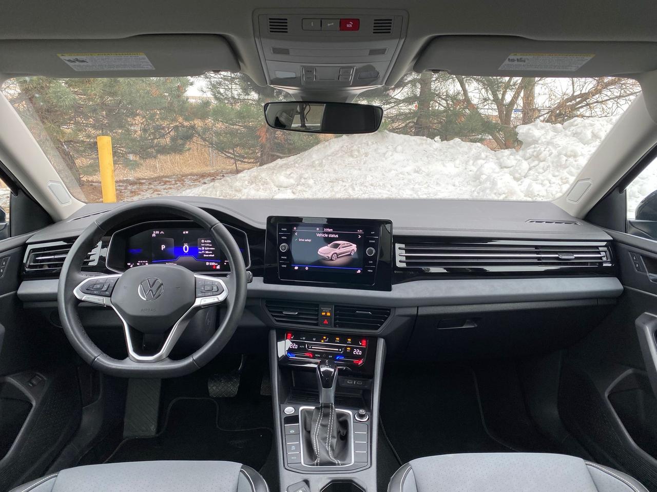 2025 Volkswagen Jetta SE LEATHER Photo