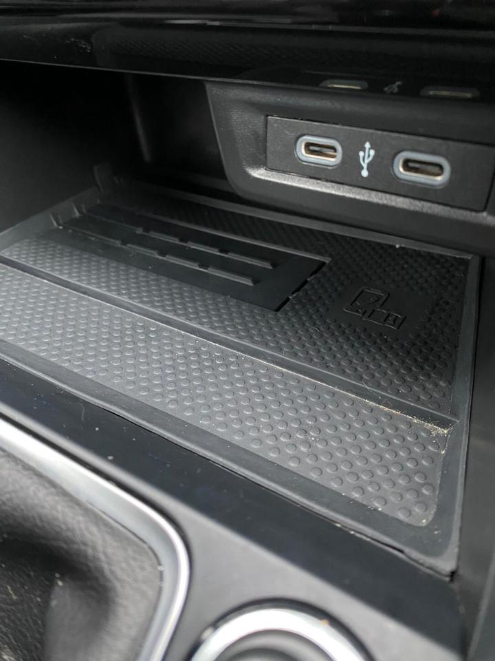 2025 Volkswagen Jetta SE LEATHER Photo