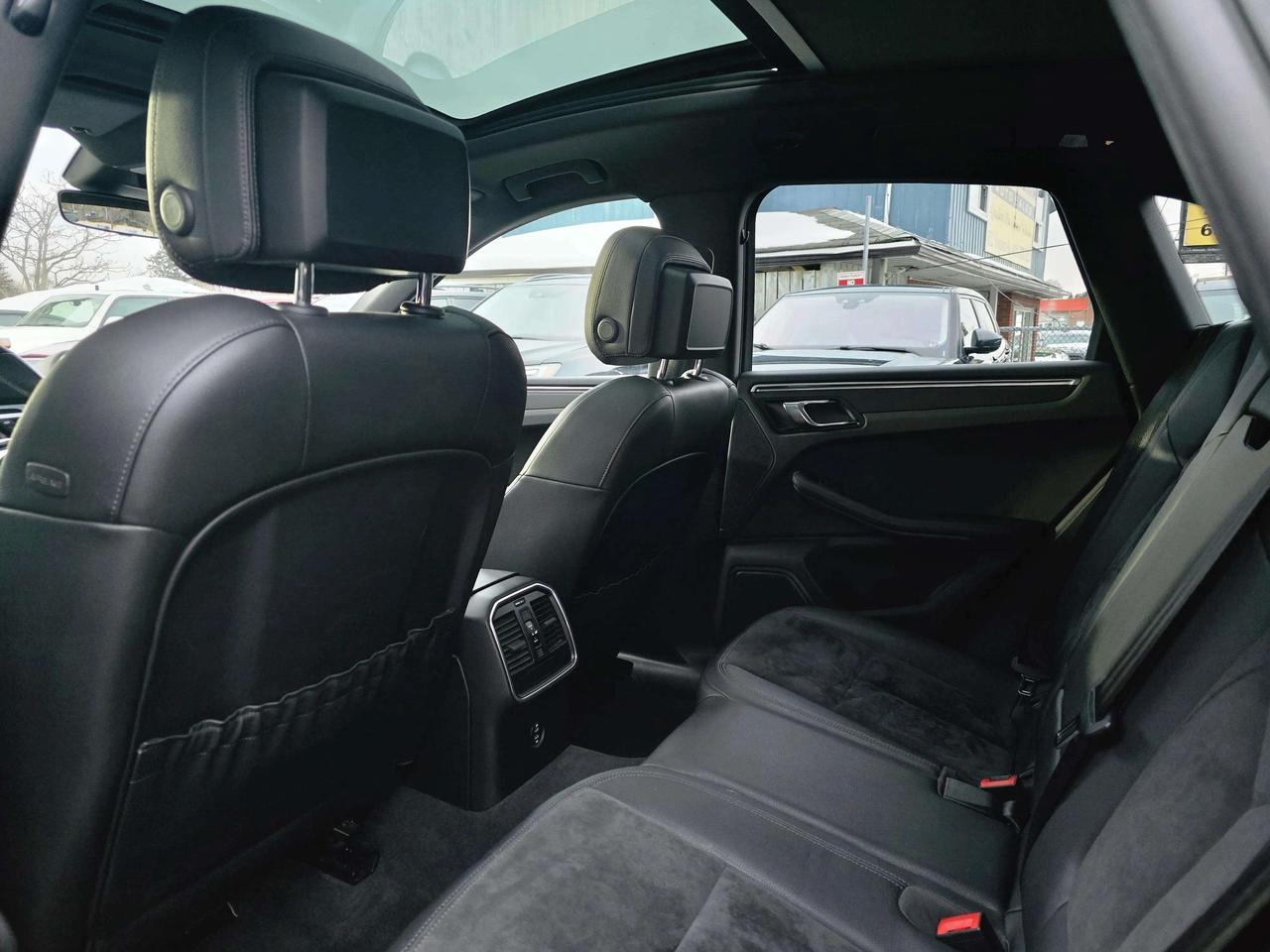 2021 Porsche Macan | No Accidents! Photo