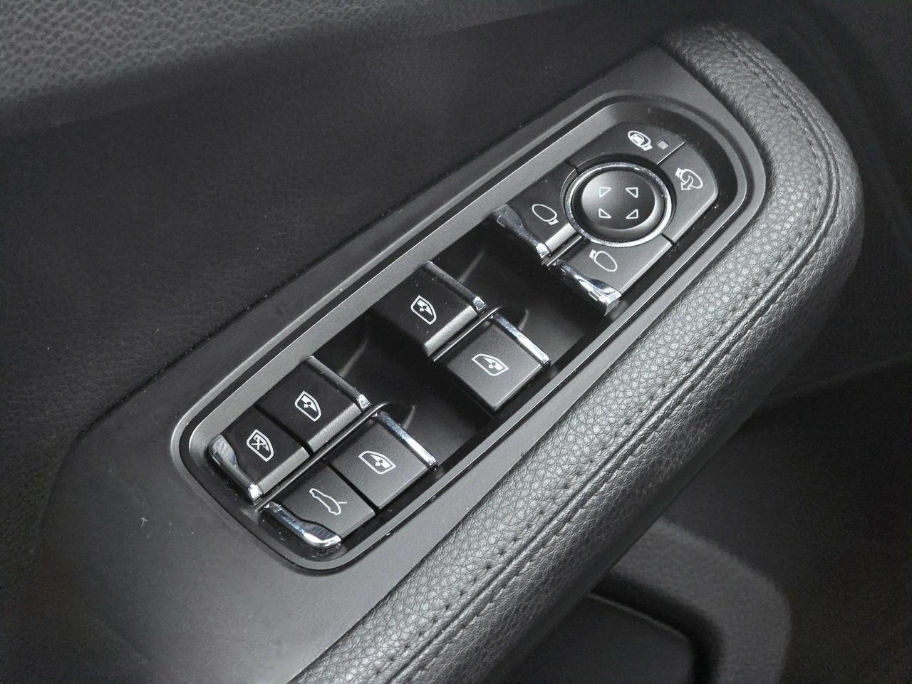 2021 Porsche Macan | No Accidents! Photo