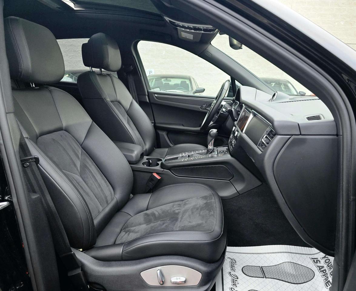 2021 Porsche Macan | No Accidents! Photo