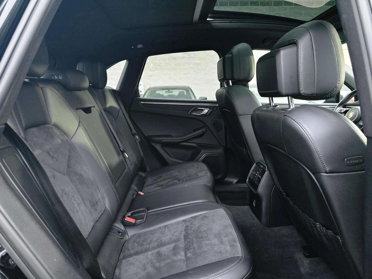 2021 Porsche Macan | No Accidents! Photo