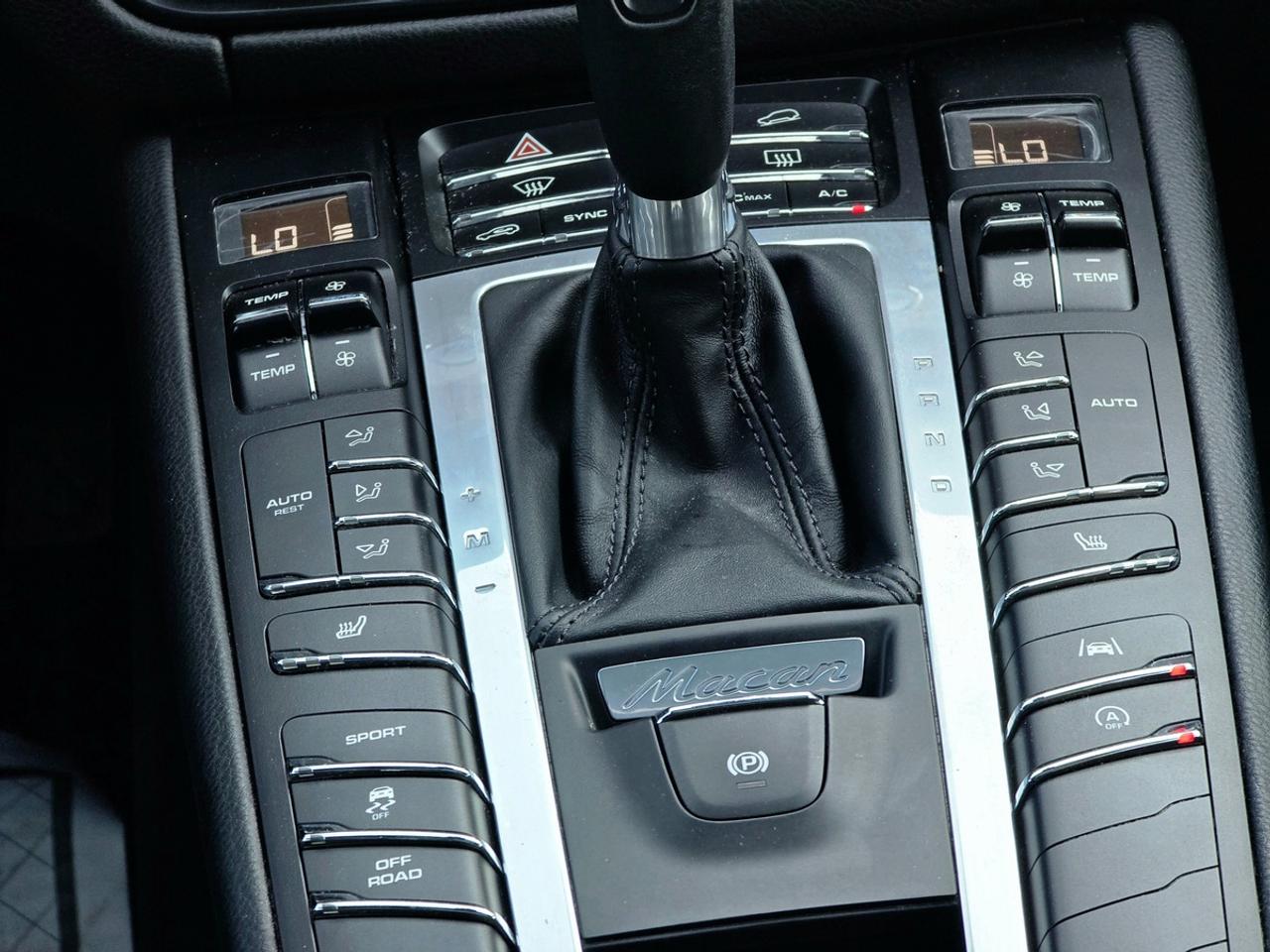 2021 Porsche Macan w/CPO Warranty | No Accidents! Photo