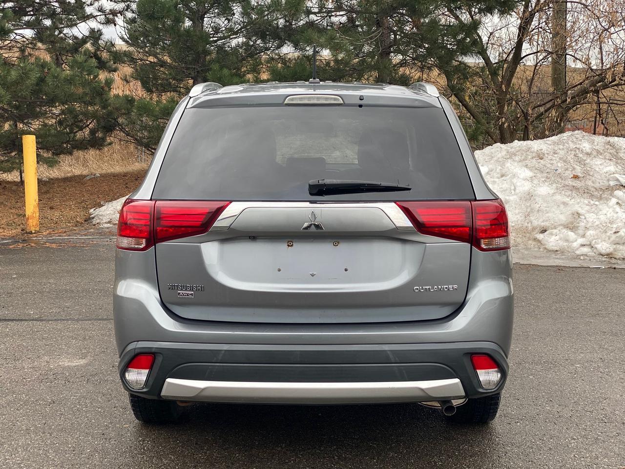 2016 Mitsubishi Outlander ES AWD | LEATHER | SUNROOF Photo