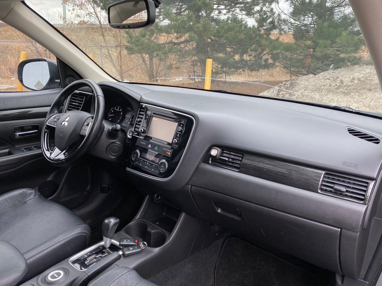 2016 Mitsubishi Outlander ES AWD | LEATHER | SUNROOF Photo