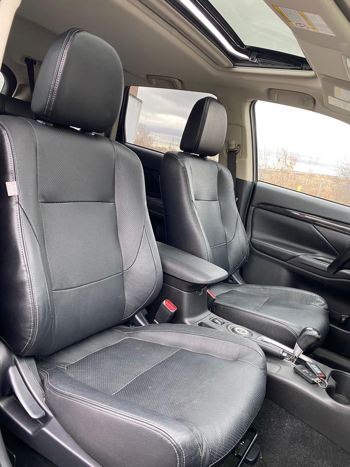 2016 Mitsubishi Outlander ES AWD | LEATHER | SUNROOF Photo