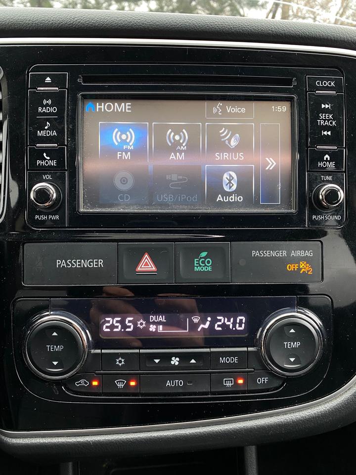 2016 Mitsubishi Outlander ES AWD | LEATHER | SUNROOF Photo