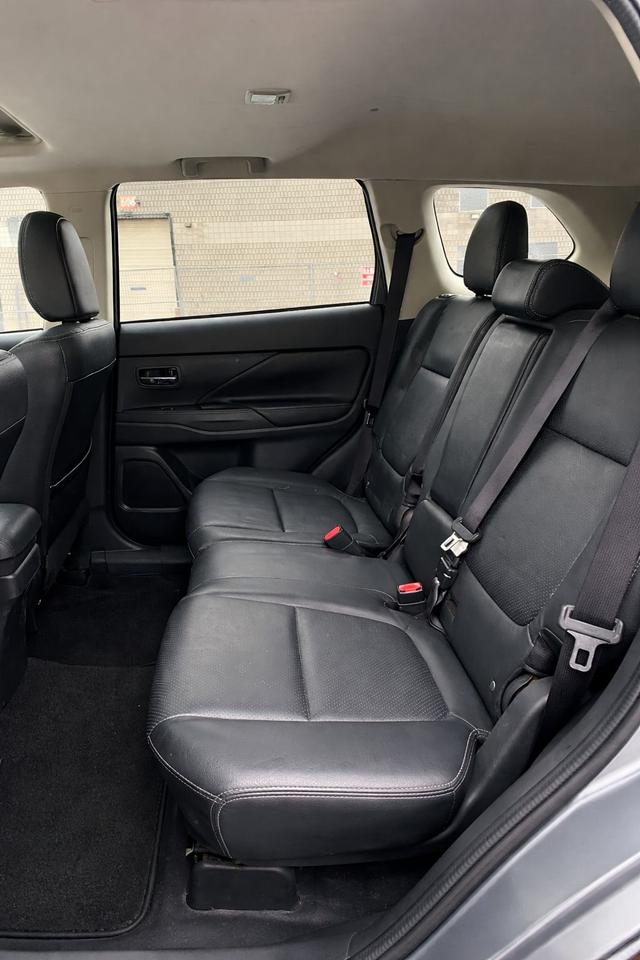 2016 Mitsubishi Outlander ES AWD | LEATHER | SUNROOF Photo