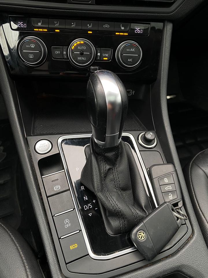 2019 Volkswagen Jetta HIGHLINE | LEATHER | PANOROOF Photo