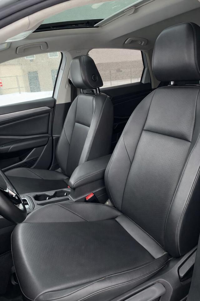 2019 Volkswagen Jetta HIGHLINE | LEATHER | PANOROOF Photo