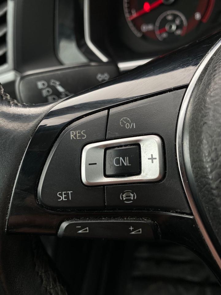 2019 Volkswagen Jetta HIGHLINE | LEATHER | PANOROOF Photo